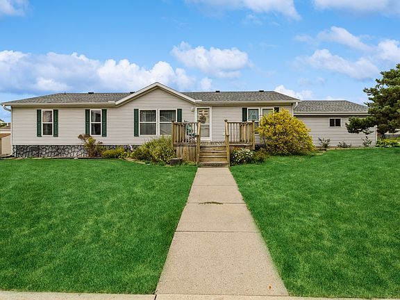 2nd image of 221 Ponderosa Ln