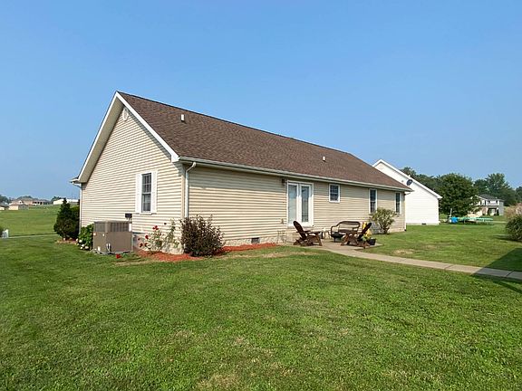 2nd image of 105 Tina Marie St