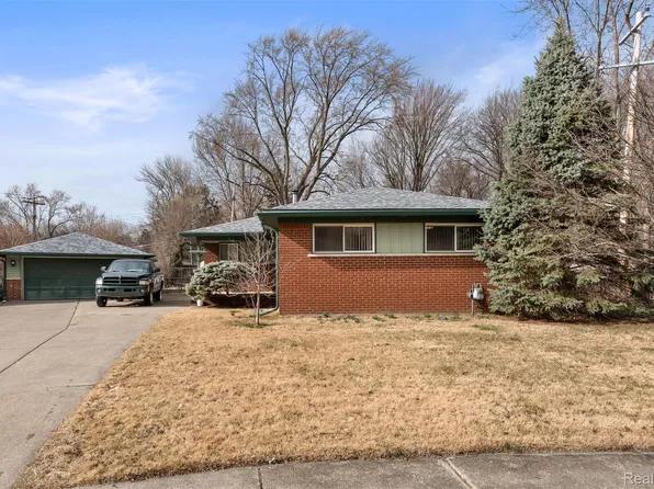 9261 Brady Ct, Redford, MI 48239