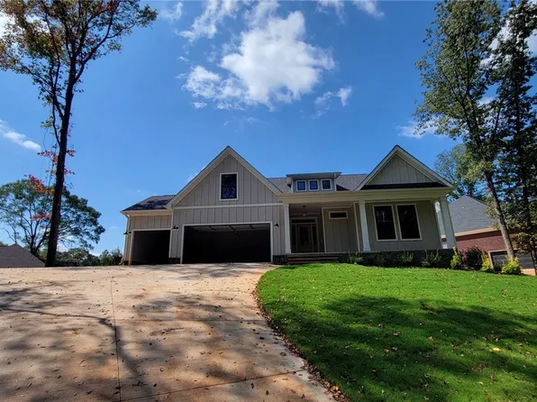 1815 Cross Creek Dr, Seneca, SC 29678