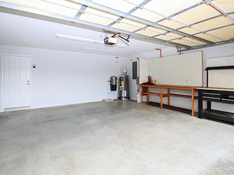 10882 SW Dardanelle Dr — Photo 30