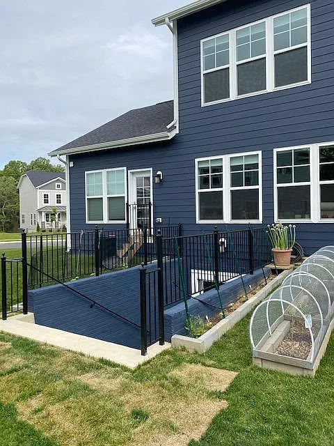 8949 Silvan Woods Ct — Photo 2