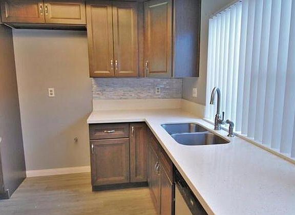 3rd image of 4926 W 123rd St #2