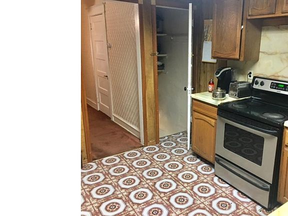5th image of 6574 N Woodstock St