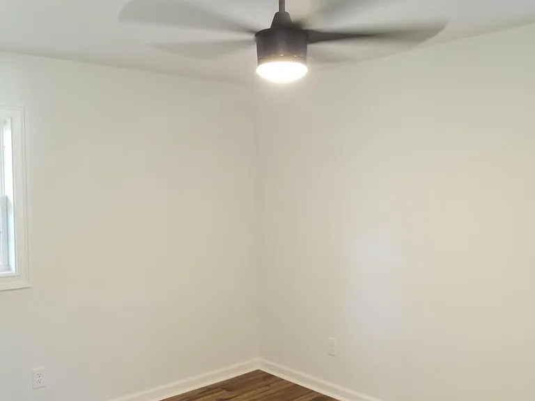 312 W Downing Ct — Photo 13