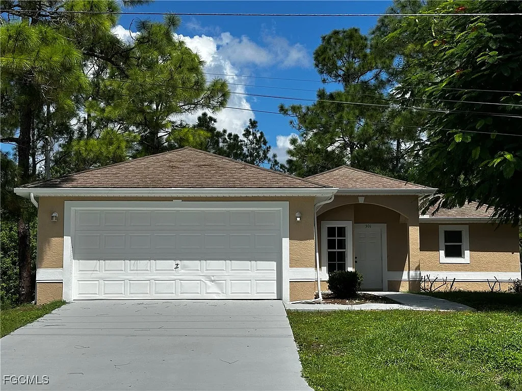 3 bed, 2.0 bath, 1305 sqft, $1,700 — Photo 2