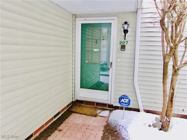 6131 Center St APT 207, Mentor, OH 44060