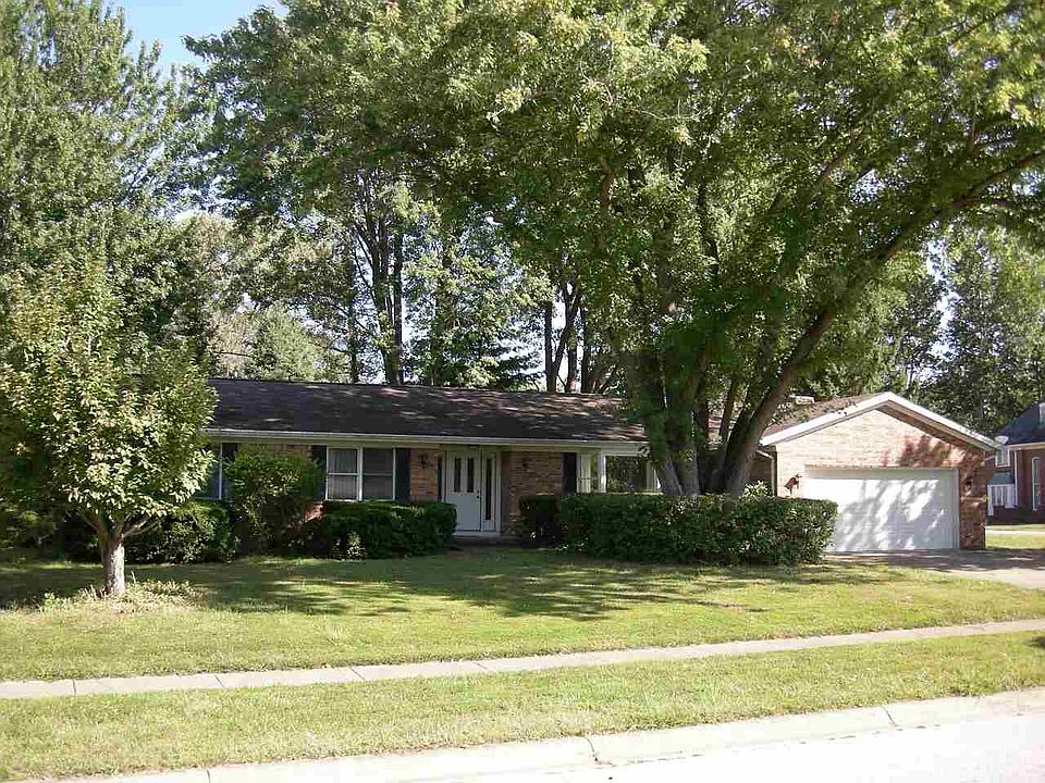 1st image of 327 E Lakewood Dr