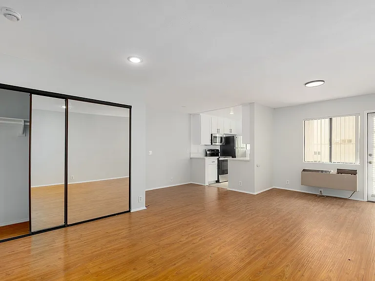 132 Clark Dr — Photo 27