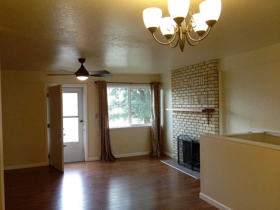 Living Room 11'x19