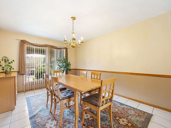 5th image of 160 Farmgate Dr