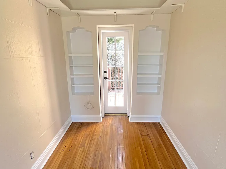 223 S Gale Dr #1/2 — Photo 22