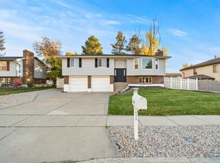 495 W Creek View Rd, Centerville, UT 84014