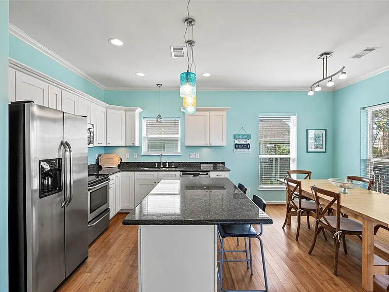 3923 Reeves Dr — Photo 13