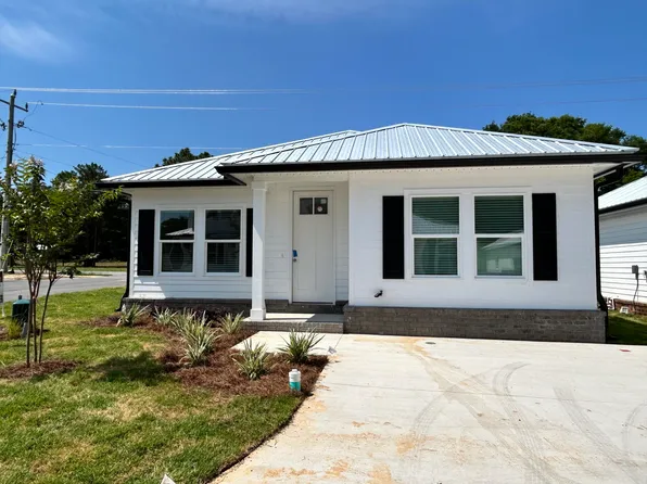 105 Penny Ln, Valparaiso, FL 32580