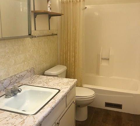 4th image of 410 Columbia Ave #16