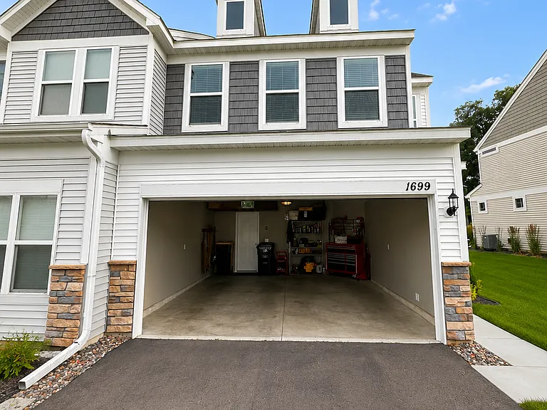 1699 Hauer Trl — Photo 3