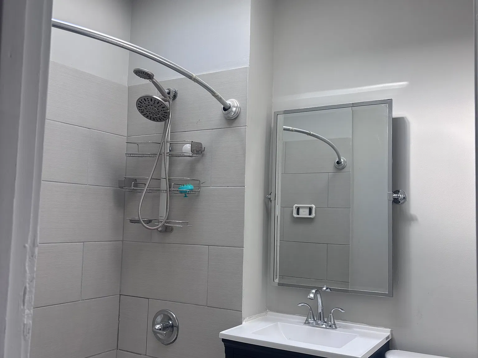 5107 W Montrose Ave — Photo 4