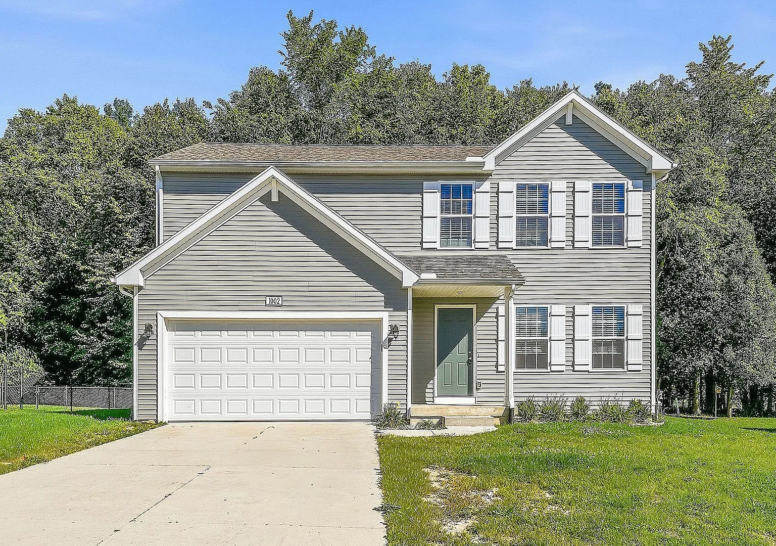 1 Month FREE Rent! Applied to Your First Full Month. Terms & Conditions Apply. — Photo 1