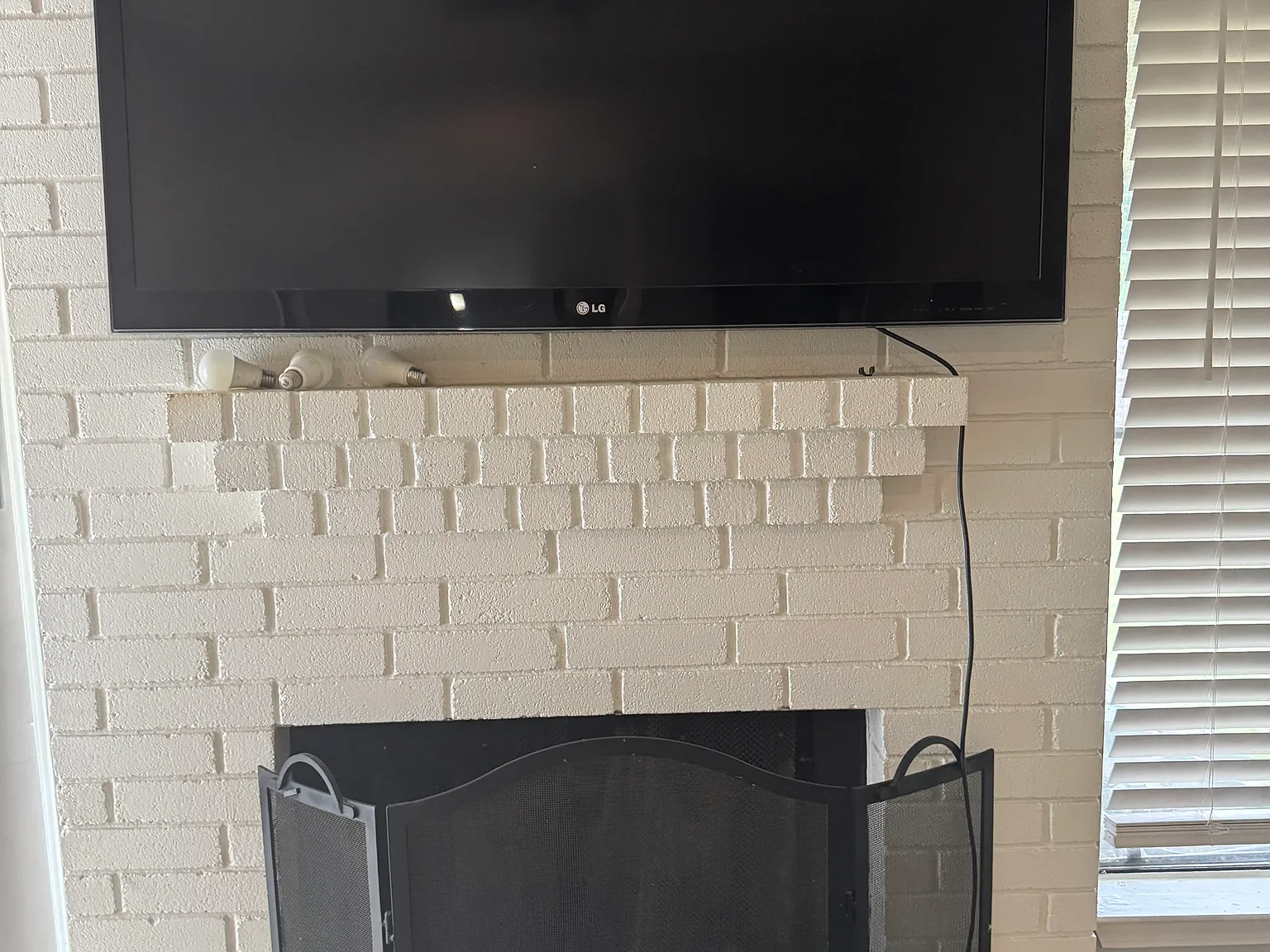 3 bed, 1361 sqft, $2,000 — Photo 2