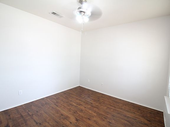 3rd image of 5133 Raymond Dr