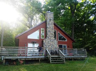 1542 Sugar Island Rd, Oconomowoc, WI 53066