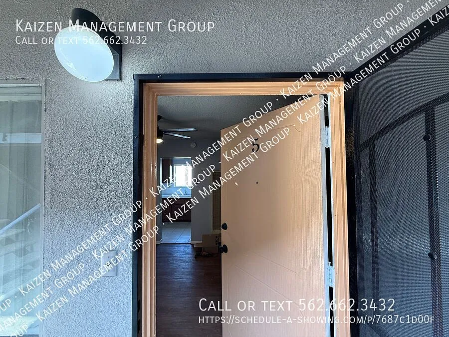 Building Photo - 11893 Truro Ave #5