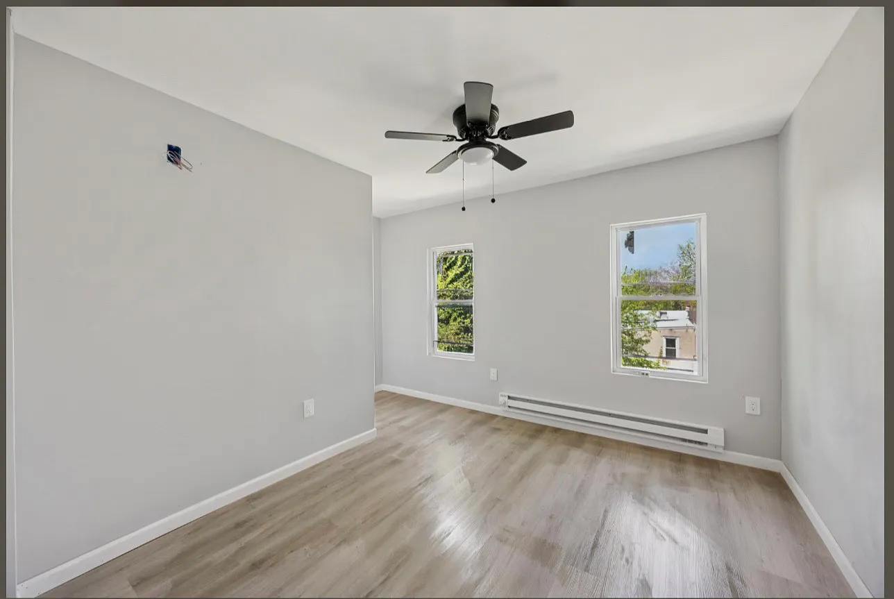 3 bed, 800 sqft, $1,500 — Photo 3