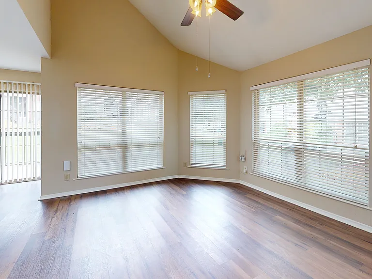 Dominion Lake Ridge — Photo 89