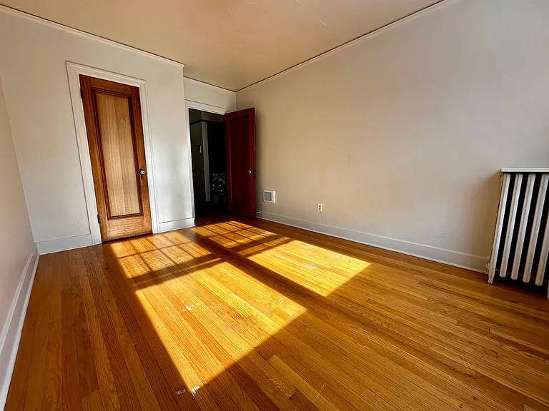 Silver Apartments — Photo 31
