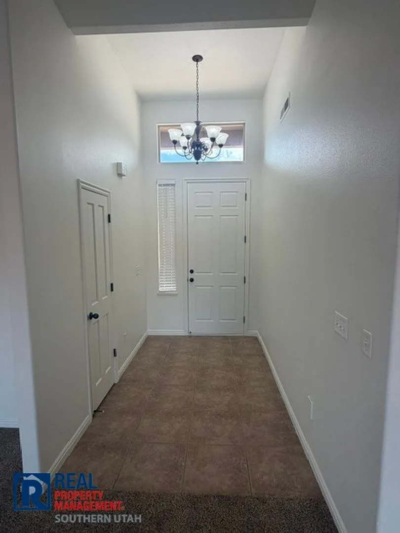 Village on the Heights Home — Photo 3