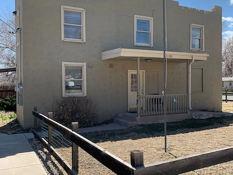 2101 E Willamette / Duplex / LBP — Photo 2