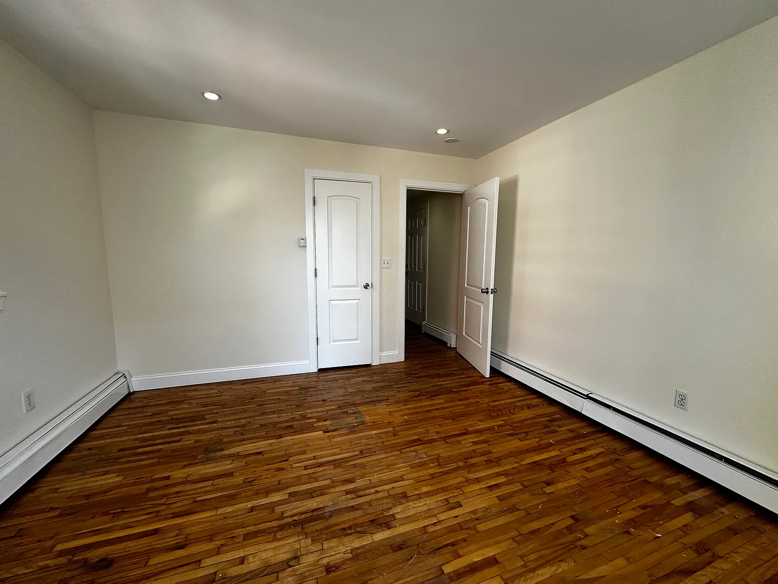 2 bed, 850 sqft, $2,495 — Photo 3