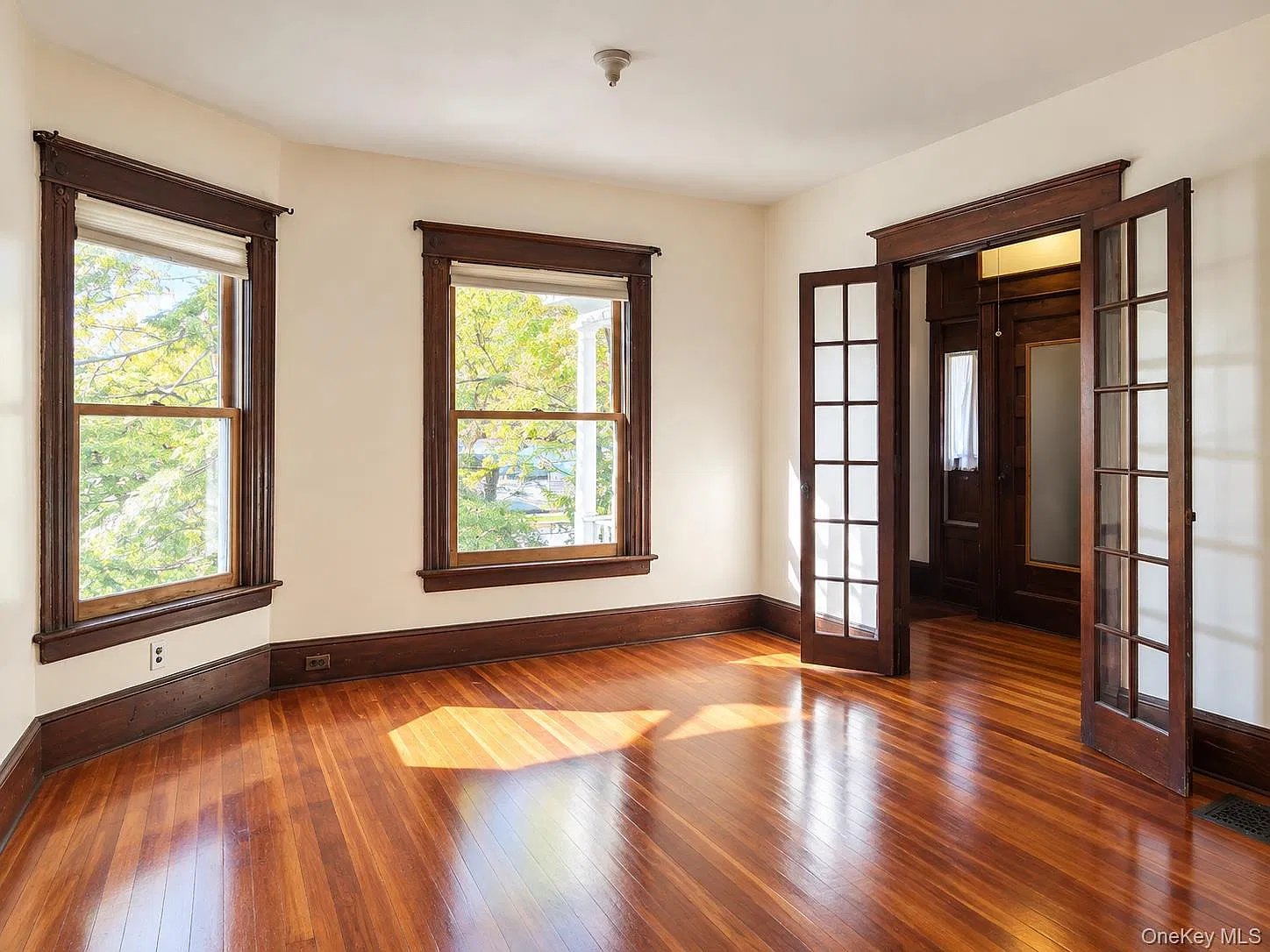 2 bed, 1.0 bath, 1369 sqft, $1,700 — Photo 2