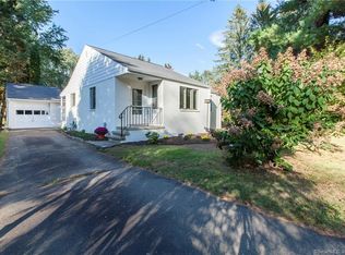 14 Beech Rd, Guilford, CT 06437