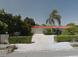 821 N Haverhill Rd, Haverhill, FL 33415