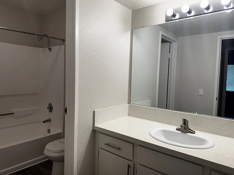 Corona Pointe Resort — Photo 144