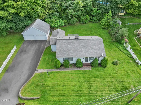 4 Swamp Rd, West Stockbridge, MA 01266