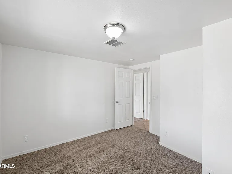 7 S Catalina St — Photo 26
