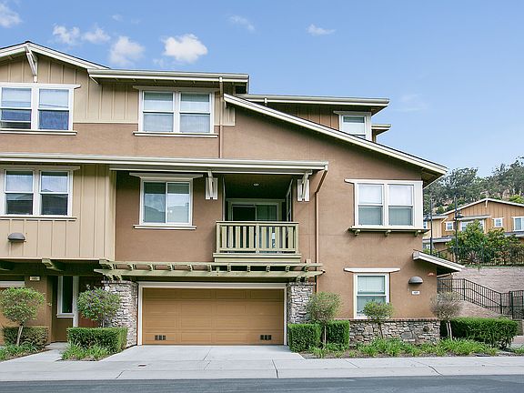 2nd image of 107 W Crystal Cove Ter