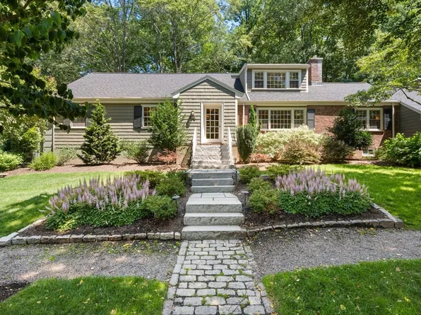 44 Valley Rd, Brookline, MA 02467