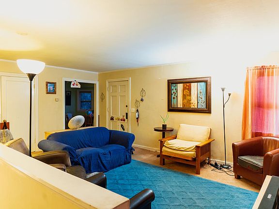 5th image of 375 Perrymont Ave