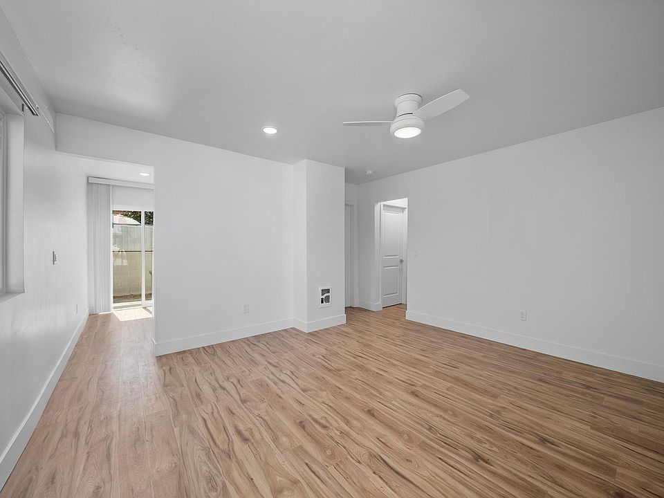 1st image of 1028 E 6th St