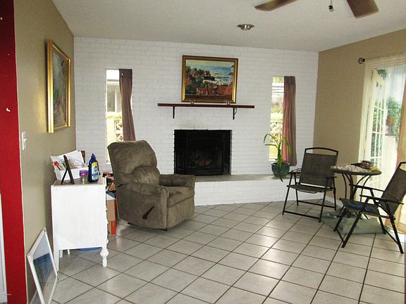 3rd image of 560 Sherwood Ave