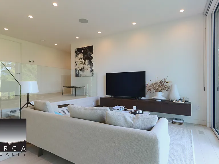 6173 Nelson Ave — Photo 24