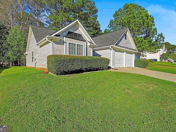 3rd image of 105 Chase Ct