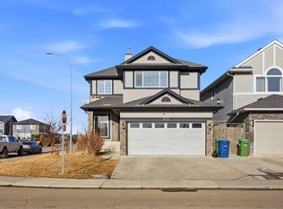 712 Luxstone Lndg SW, Airdrie, AB T4B 3L1
