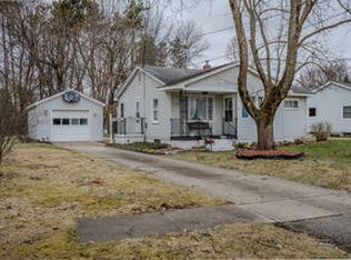 202 Engle Dr, Olivet, MI 49076