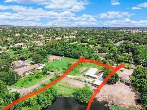 11090 SW 28th Ct, Fort Lauderdale, FL 33328