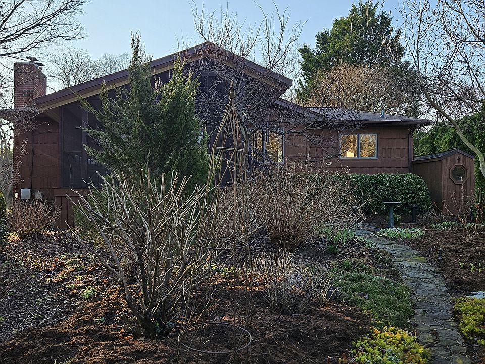 1st image of 12 Williams Dr
